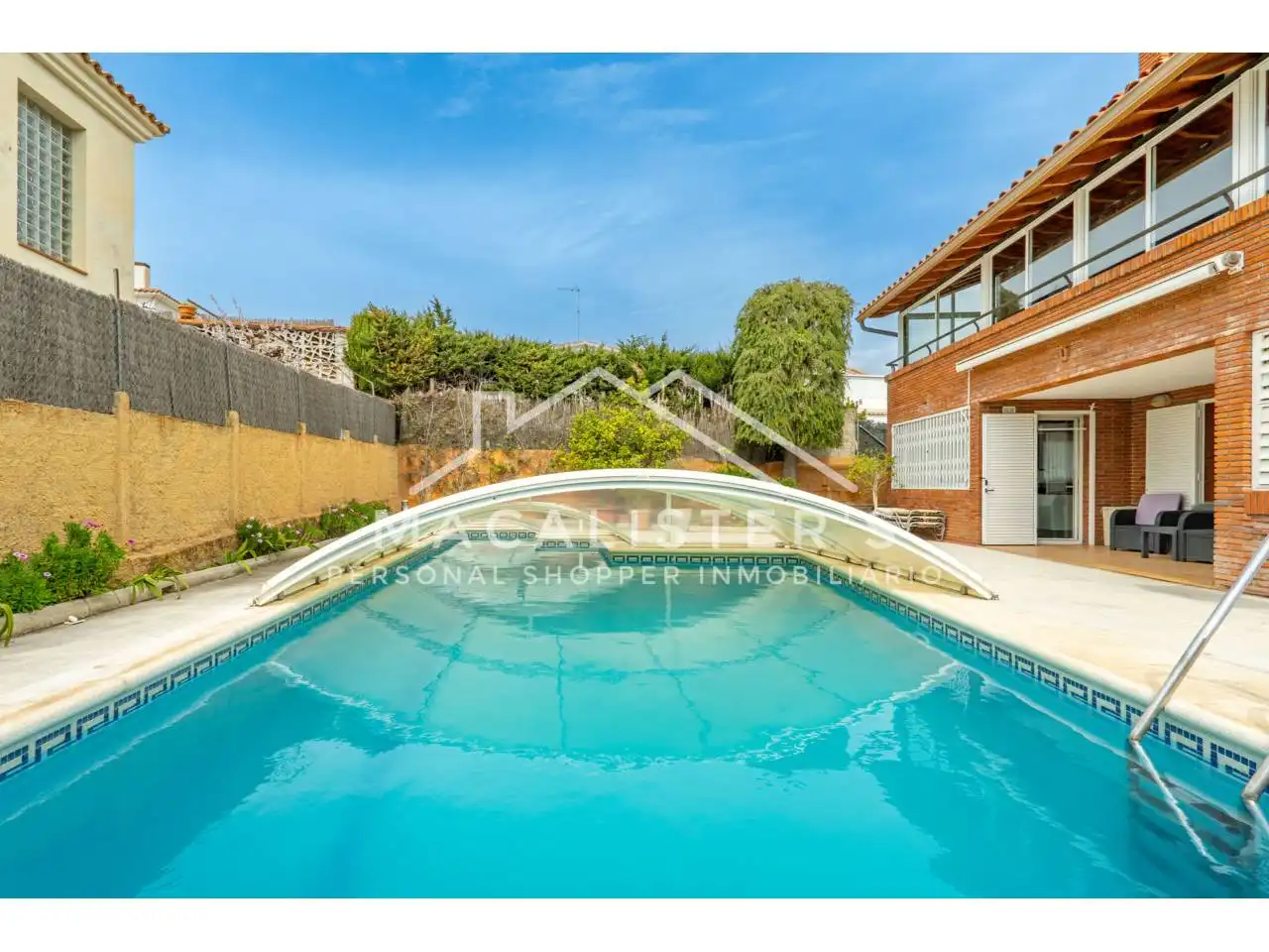 Swimming pool of Houses for sale in El Masnou  with Heating, Private garden and Terrace