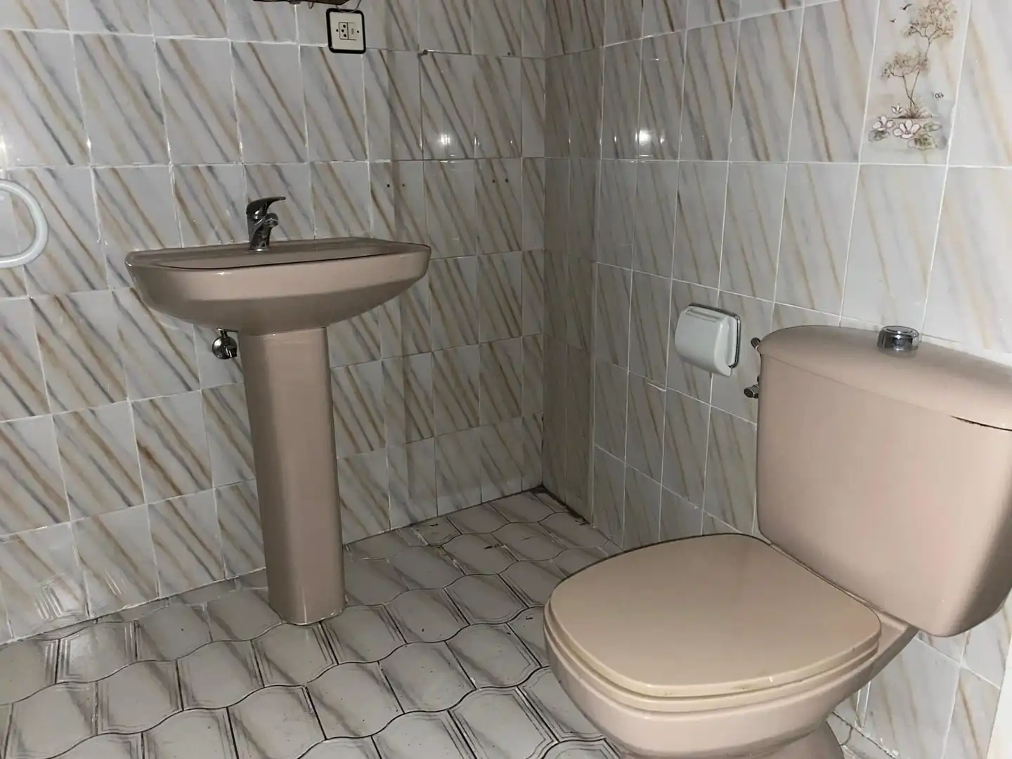 Bathroom of Flat for sale in Zaragoza  with Heating and Terrace
