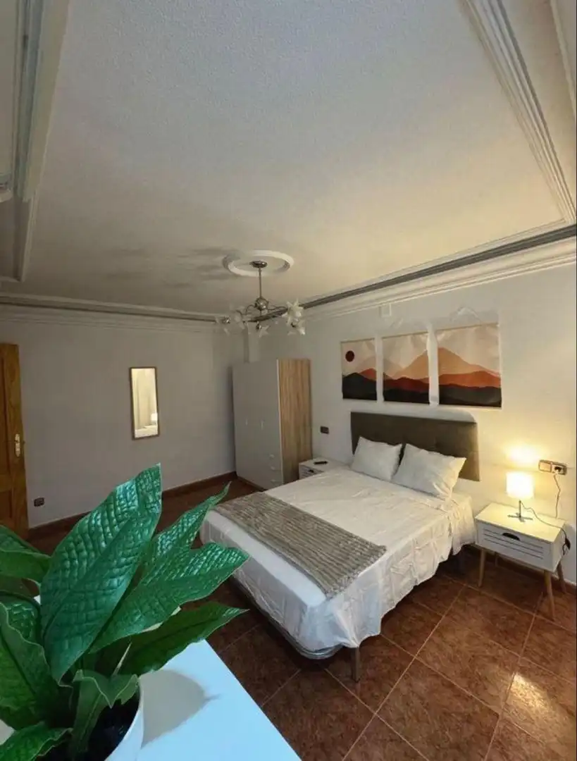 Bedroom of Flat for share in Casco Urbano