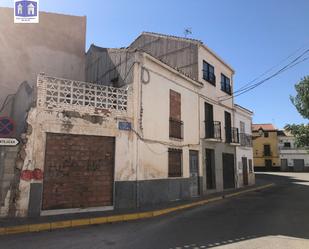 Vista exterior de Casa o xalet en venda en Guadahortuna amb Terrassa