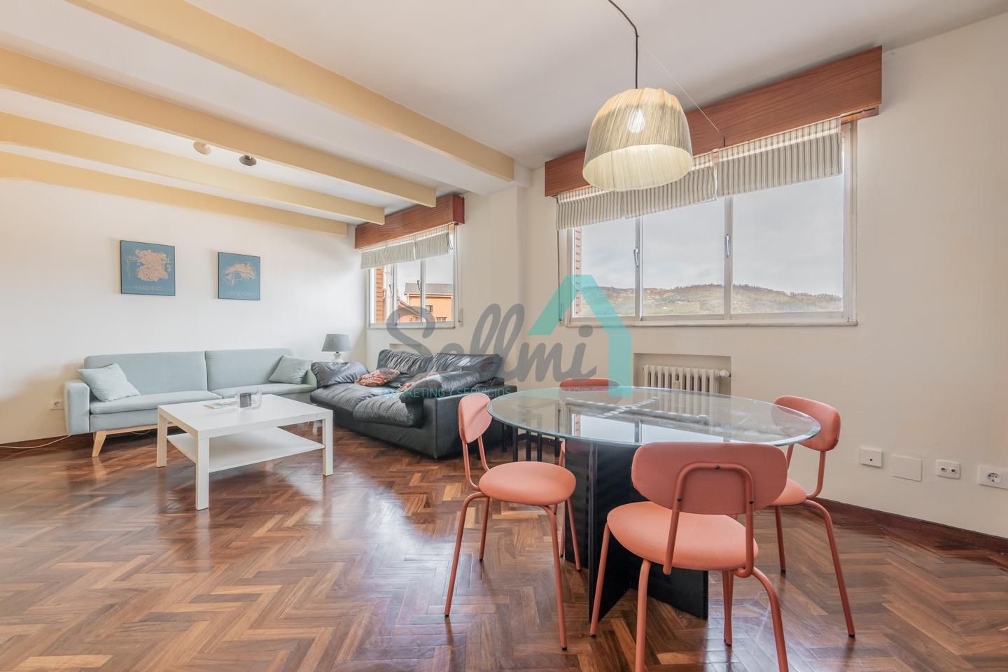 Living room of Flat to rent in Oviedo   with Heating, Parquet flooring and Furnished