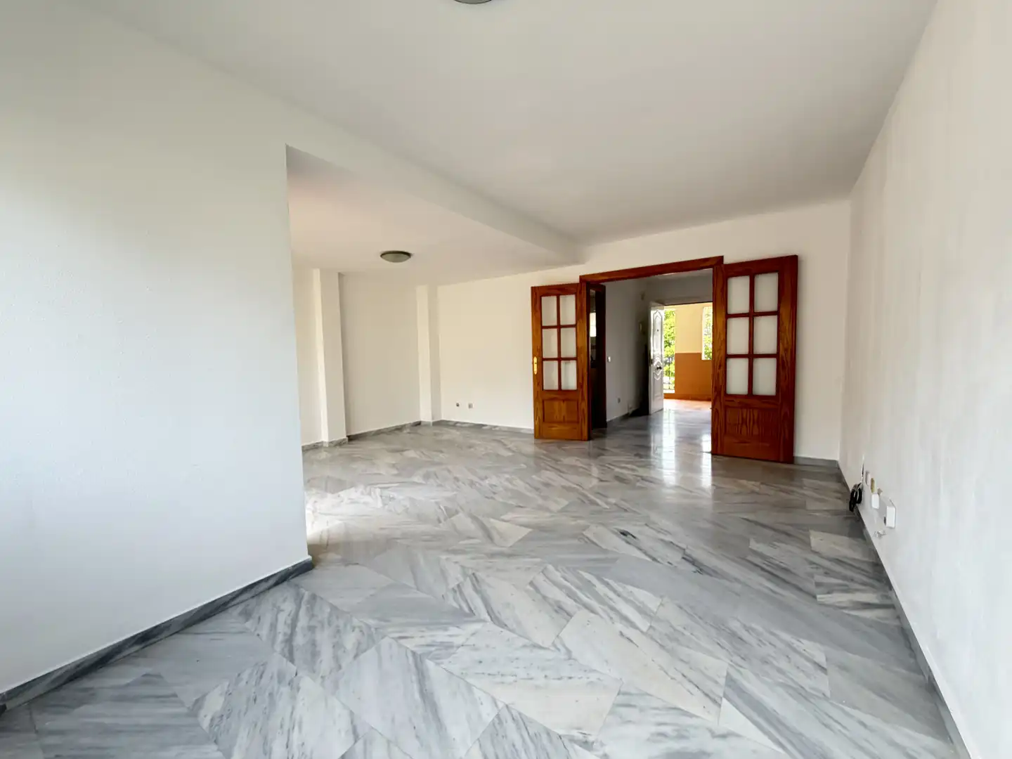 Dúplex en venta en Estepona con Terraza, Piscina y Piscina comunitaria