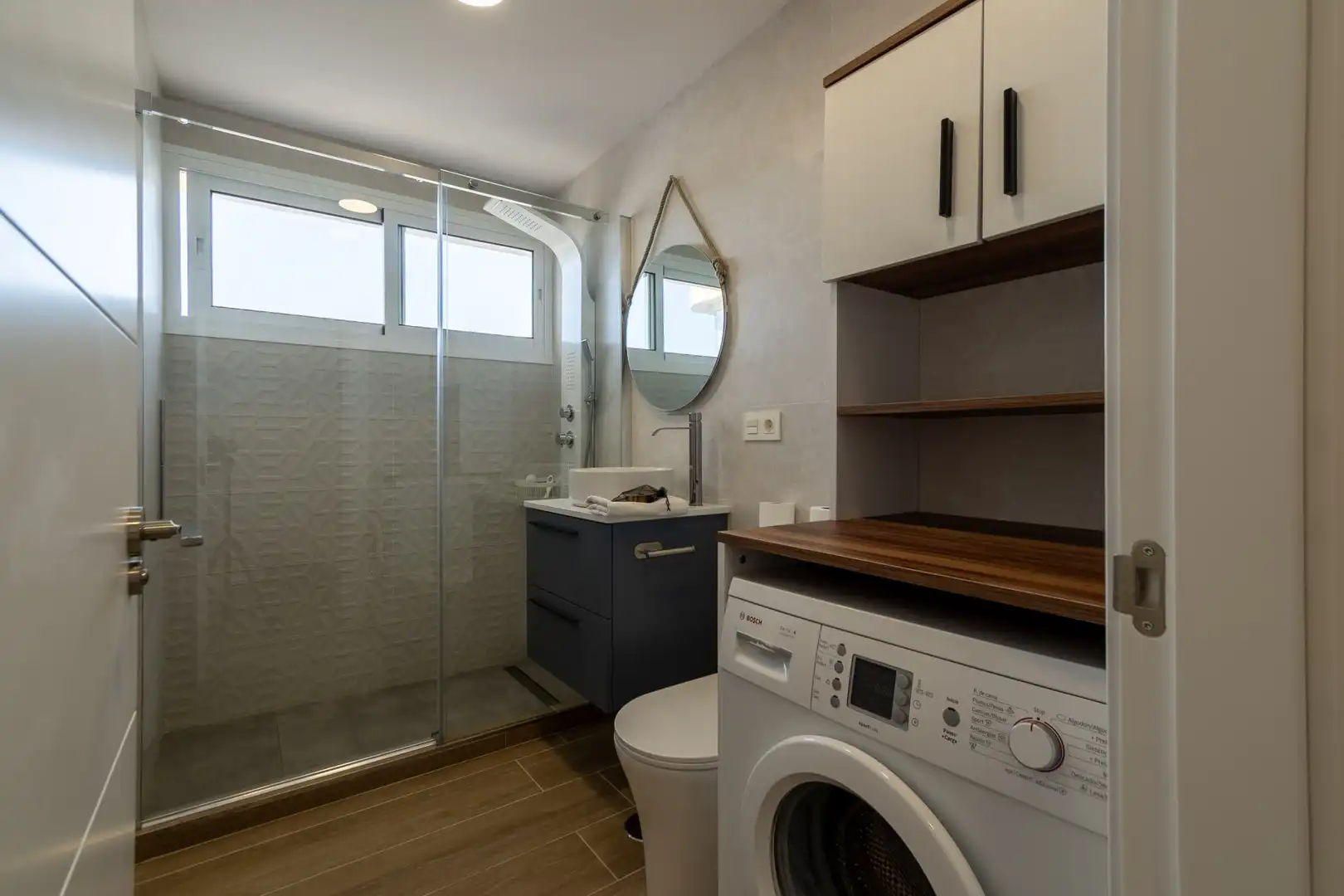 Baño de Apartamento de alquiler en Marbella con Aire acondicionado, Terraza y Amueblado
