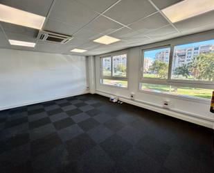Office to rent in Málaga Capital  with Air Conditioner, Heating and Internet