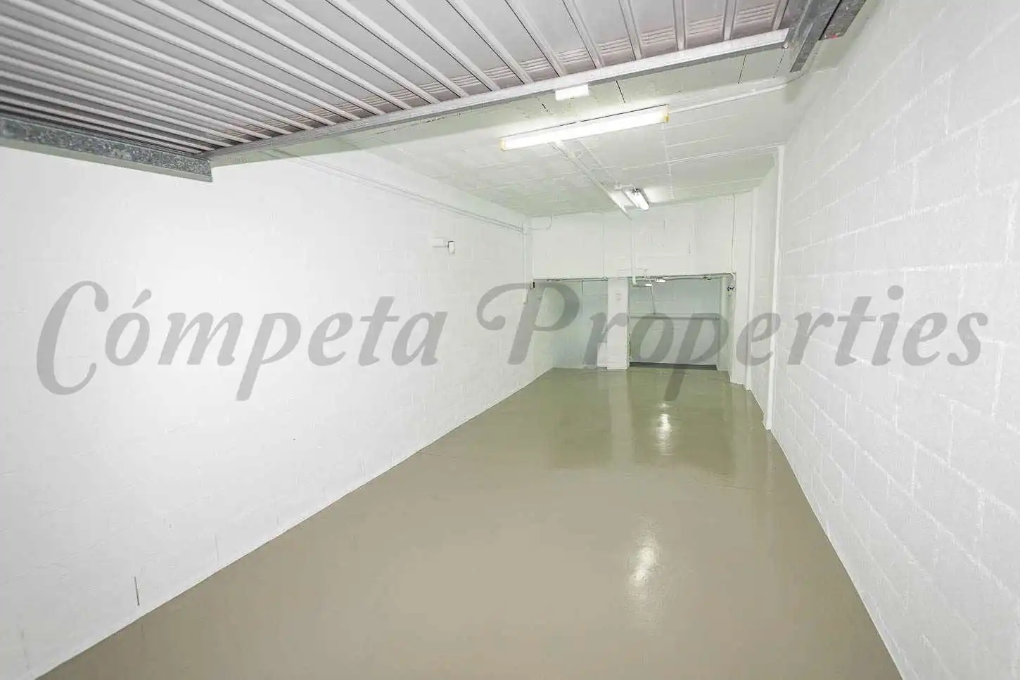 Garaje en venta en Nerja