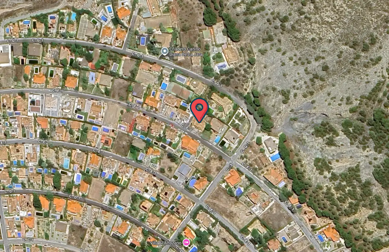 Vista exterior de Casa o xalet en venda en Padul amb Jardí privat, Piscina i Balcó