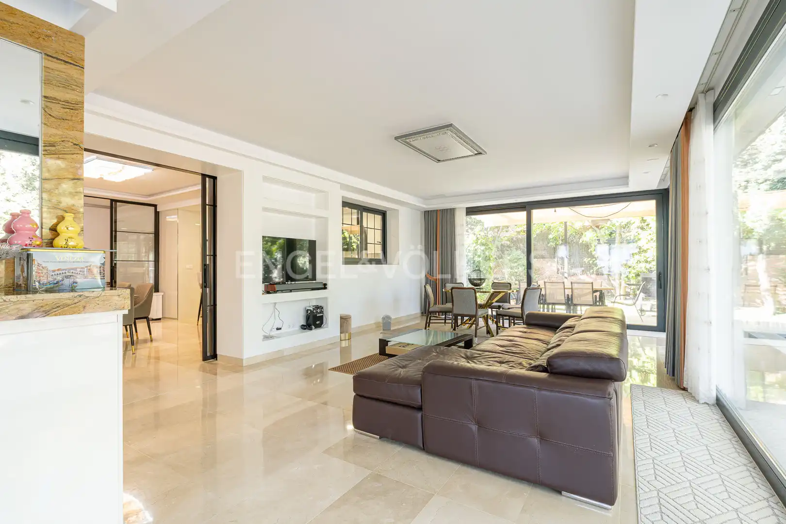 Sala de estar de Casa o chalet en venta en Boadilla del Monte con Aire acondicionado, Calefacción y Jardín privado