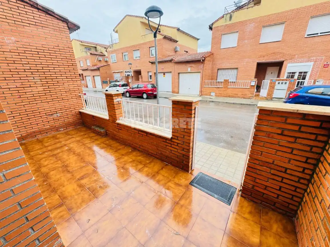 Vista exterior de Casa adosada en venta en Magán con Aire acondicionado, Jardín privado y Terraza