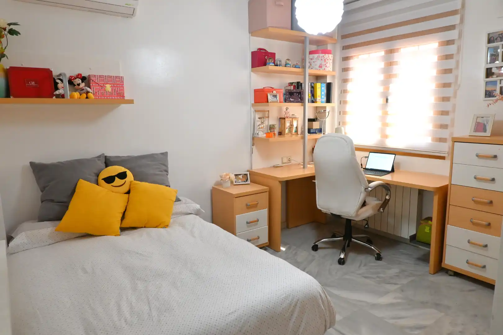 Habitación de Casa adosada en venta en Las Gabias con Aire acondicionado, Calefacción y Terraza