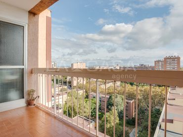 Piso con balcón en venta en Rambla de Prim