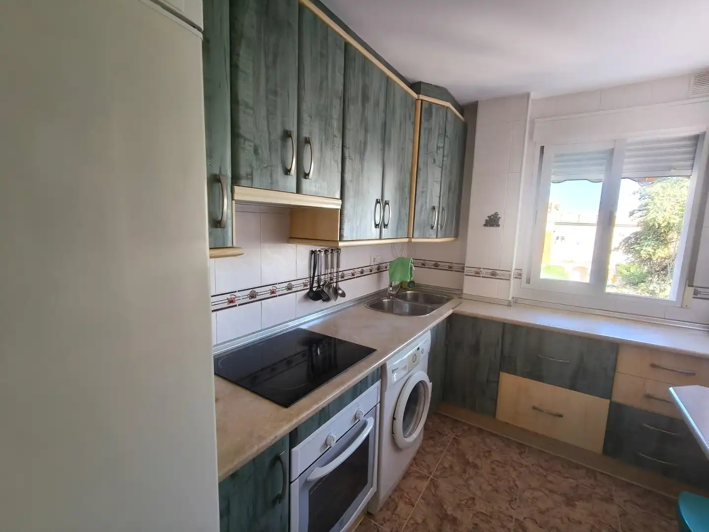 Kitchen of Flat for rent in Armilla  with Air Conditioner, Furnished and Oven