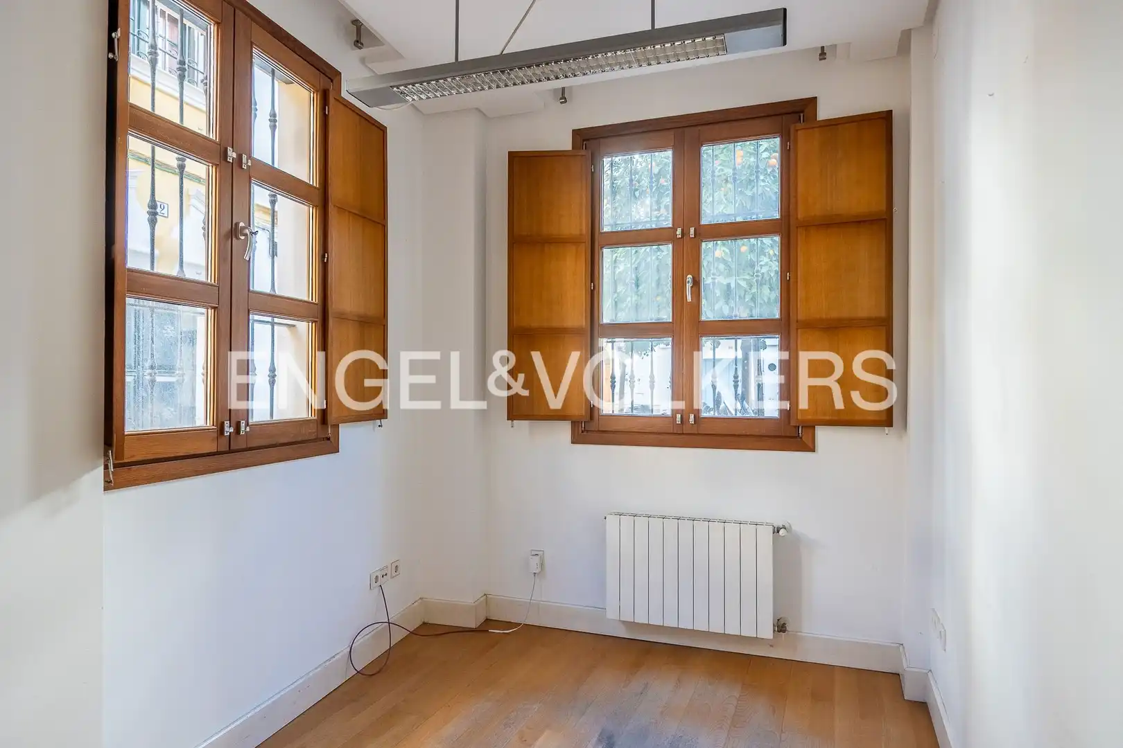 Houses for sale in Sevilla  with Air Conditioner, Heating and Storage room