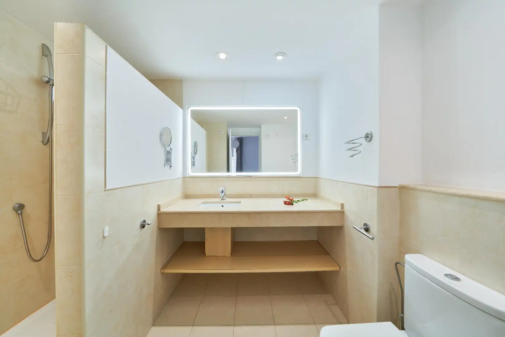 Baño de Apartamento en venta en Marbella con Aire acondicionado, Jardín privado y Terraza