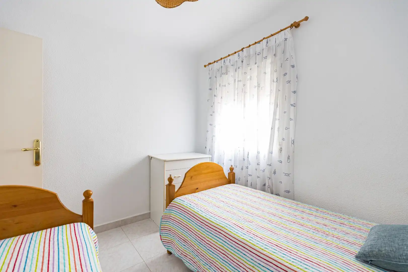 Habitación de Piso en venta en Pilar de la Horadada con Aire acondicionado, Terraza y Amueblado