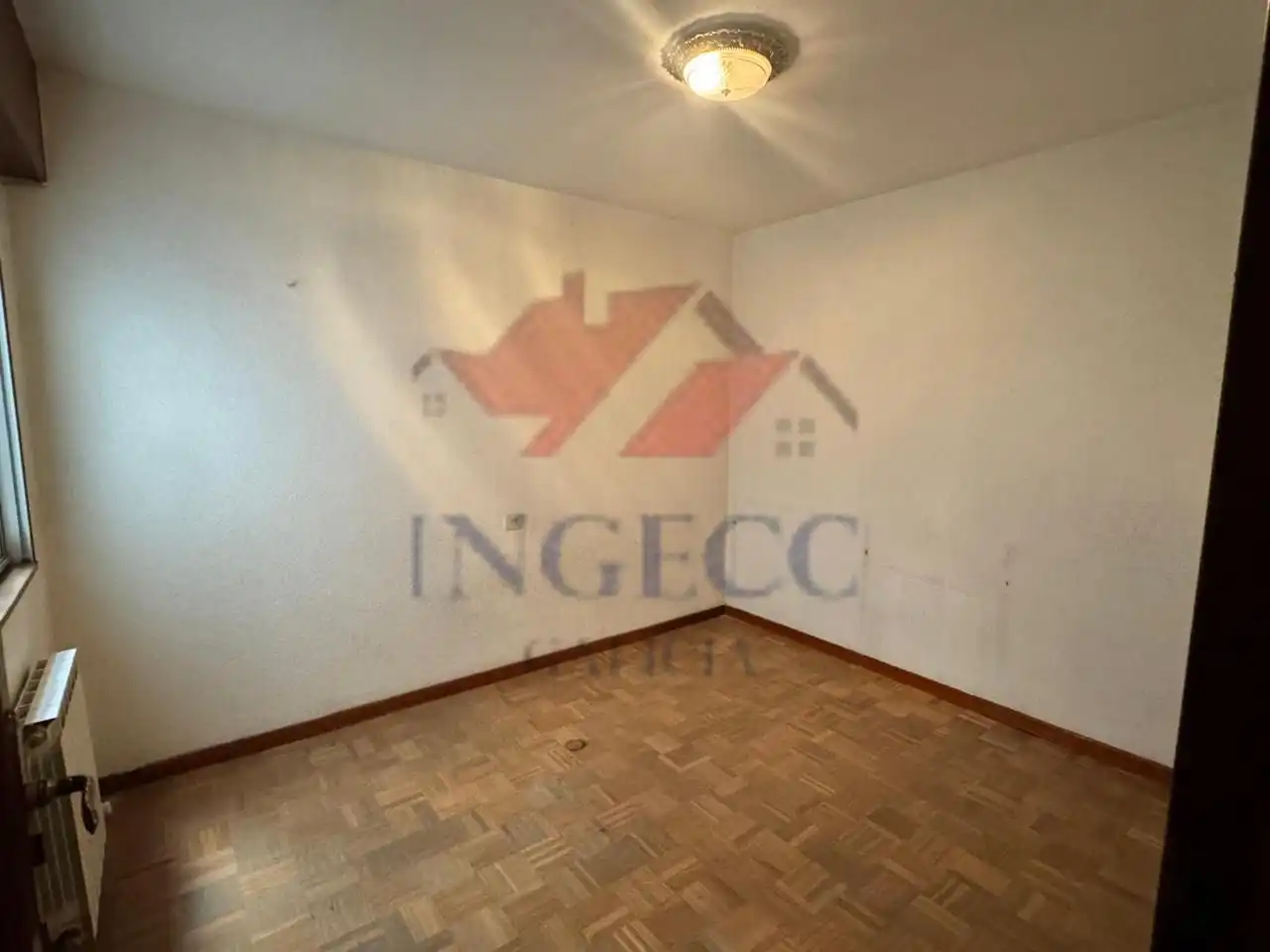 Piso en venta en A Coruña Capital  con Calefacción, Parquet y Trastero