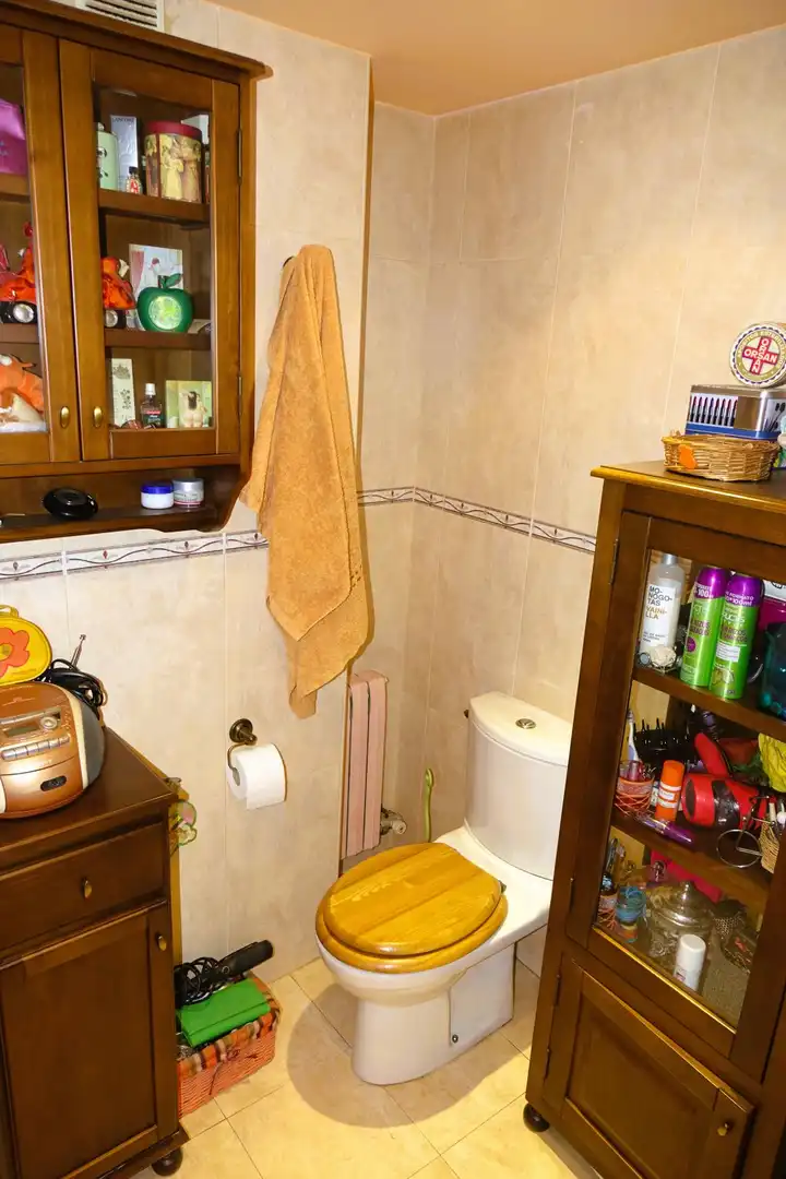 Baño de Piso en venta en Granada con Terraza, Balcón y Piscina comunitaria