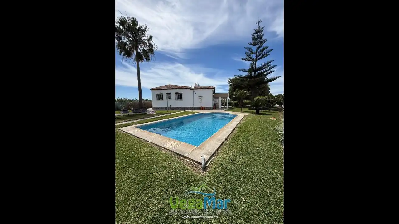 Jardí de Casa o xalet de lloguer en Salobreña amb Jardí privat, Terrassa i Piscina