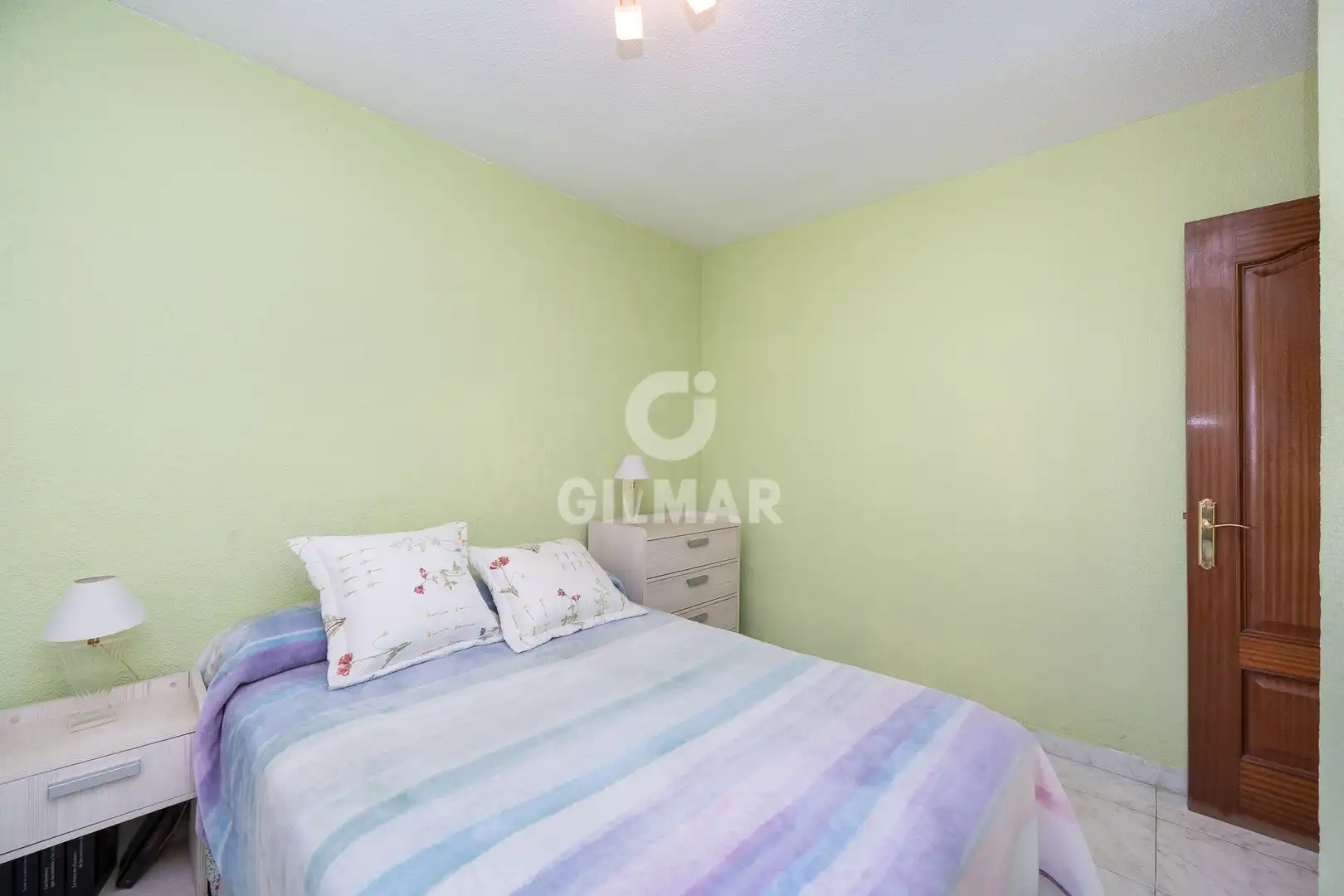 Habitación de Piso en venta en Madrid con Calefacción y Balcón
