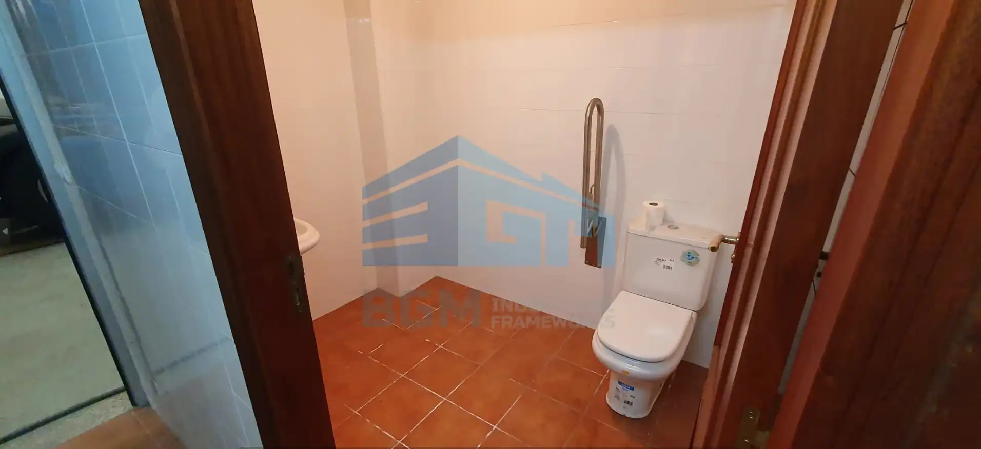 Baño de Nave industrial de alquiler en Ribadavia