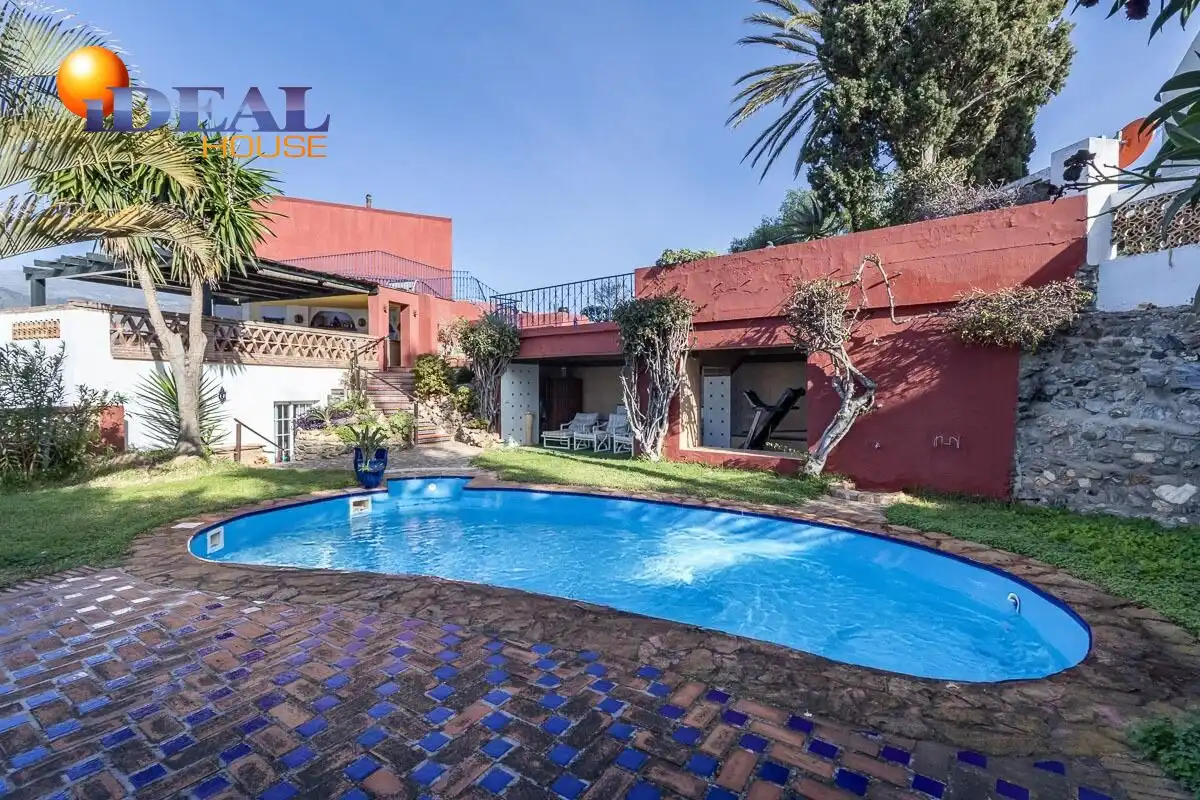 Casa con piscina en venta en La Herradura, imagen 3