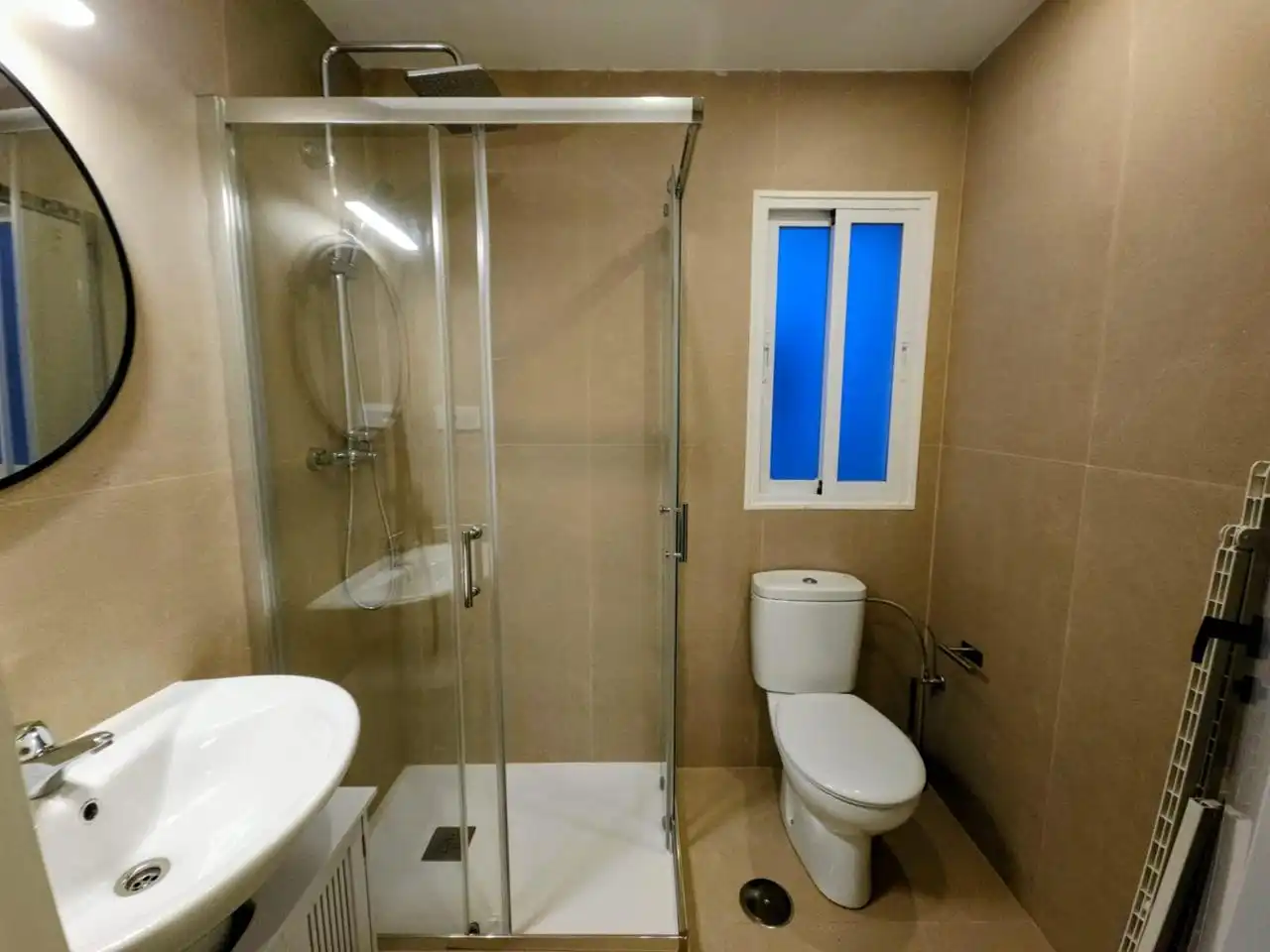 Habitación en Aristoteles, Cerrillo de Maracena - Periodistas