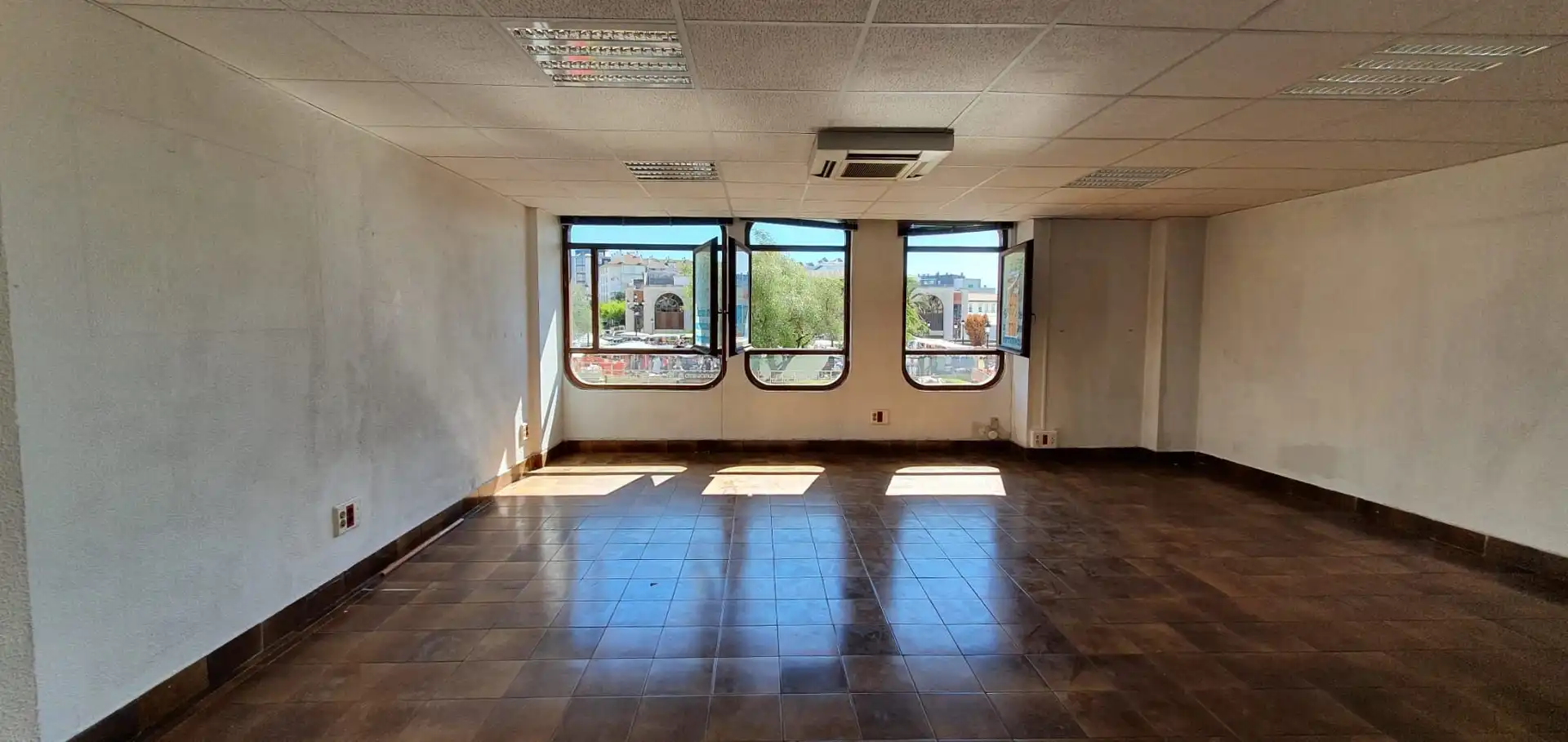 Bureau avec ascenseur à louer à Cuatro Caminos, imagen 2