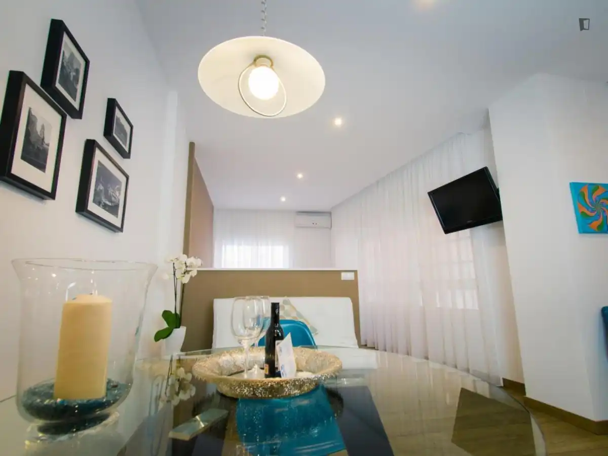 Habitación de Estudio de alquiler en Málaga con Aire acondicionado, Calefacción y Amueblado