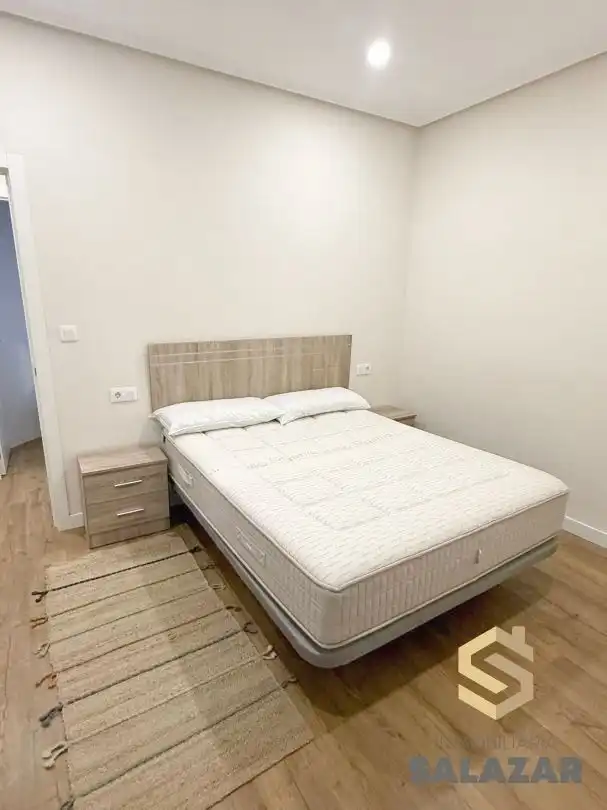 Dormitori de Pis de lloguer en Bilbao  amb Calefacció i Parquet