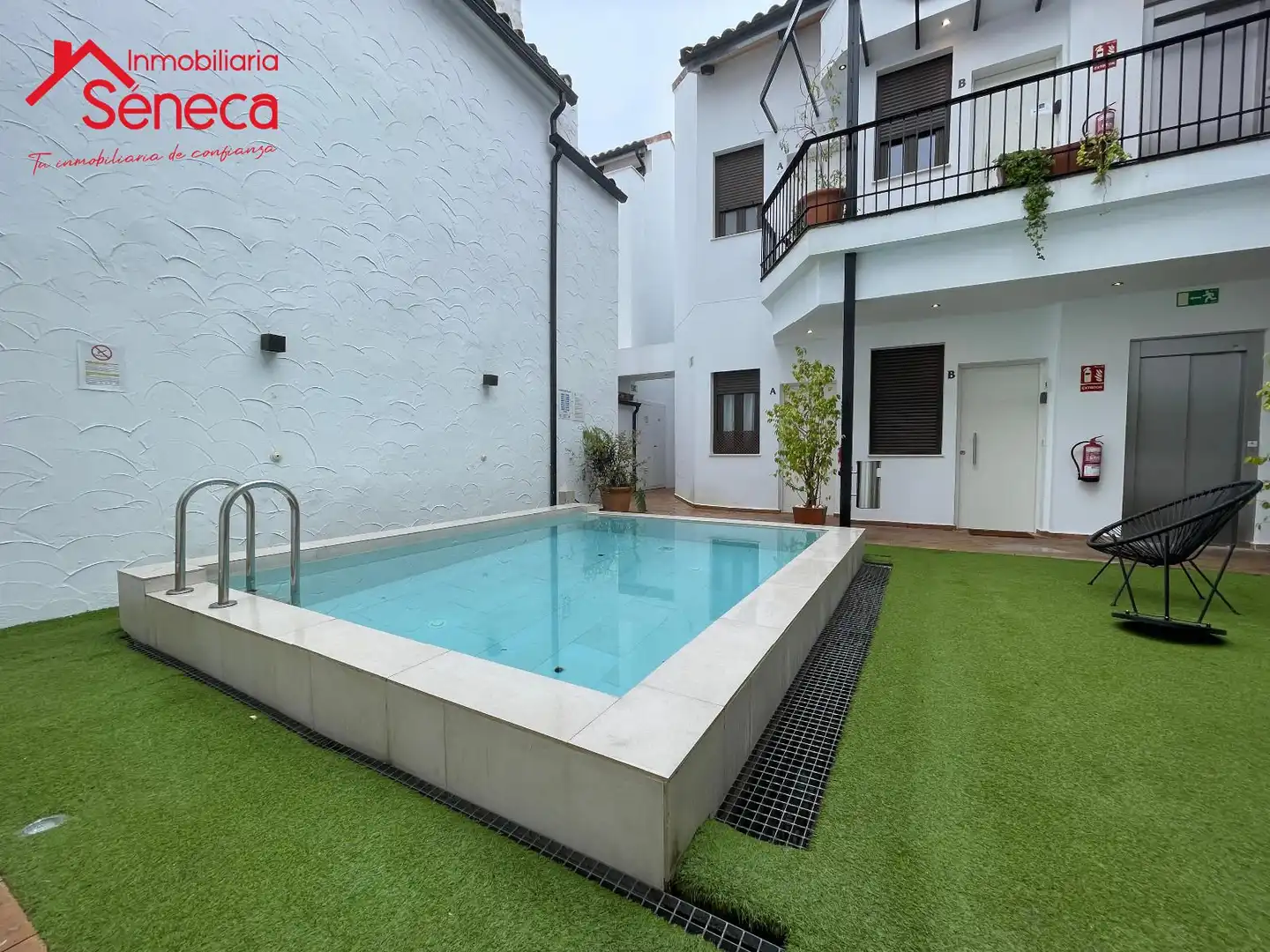 Schwimmbecken von Wohnung zum Verkauf in Córdoba mit Klimaanlage, Heizung und Schwimmbad