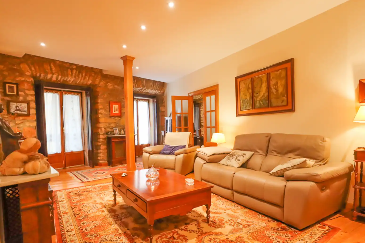 Living room of Flat for sale in Oviedo   with Heating, Parquet flooring and Terrace