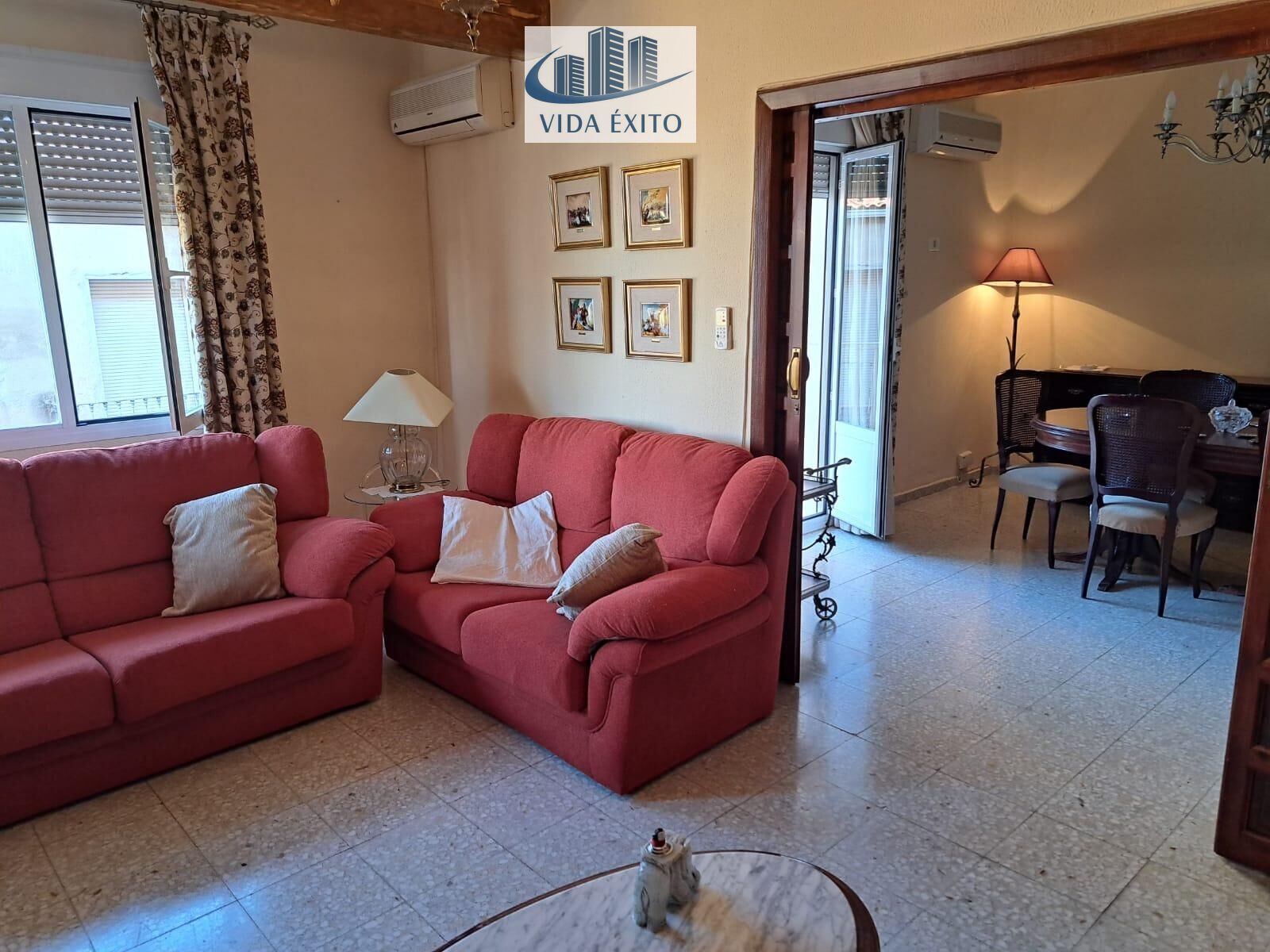 Sala d'estar de Pis de lloguer en Linares amb Aire condicionat i Balcó