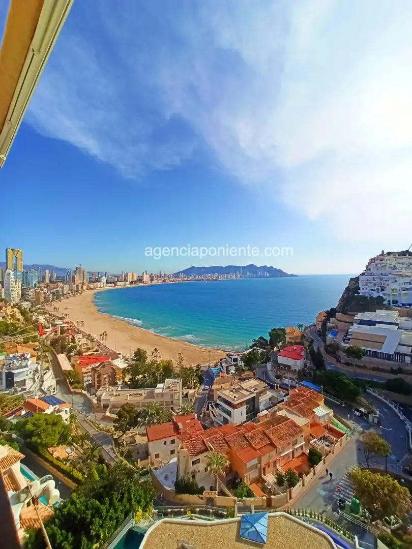 Vista exterior de Apartamento de alquiler en Finestrat con Aire acondicionado, Terraza y Amueblado