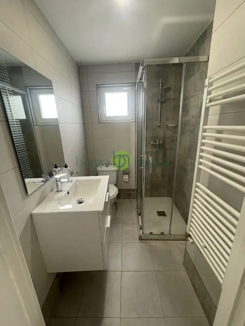 Baño de Piso en venta en León Capital  con Calefacción y Terraza