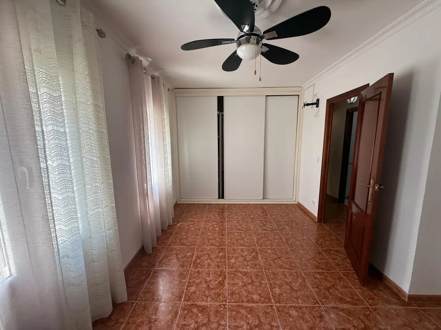 Habitación de Piso en venta en Dos Hermanas con Aire acondicionado, Calefacción y Amueblado