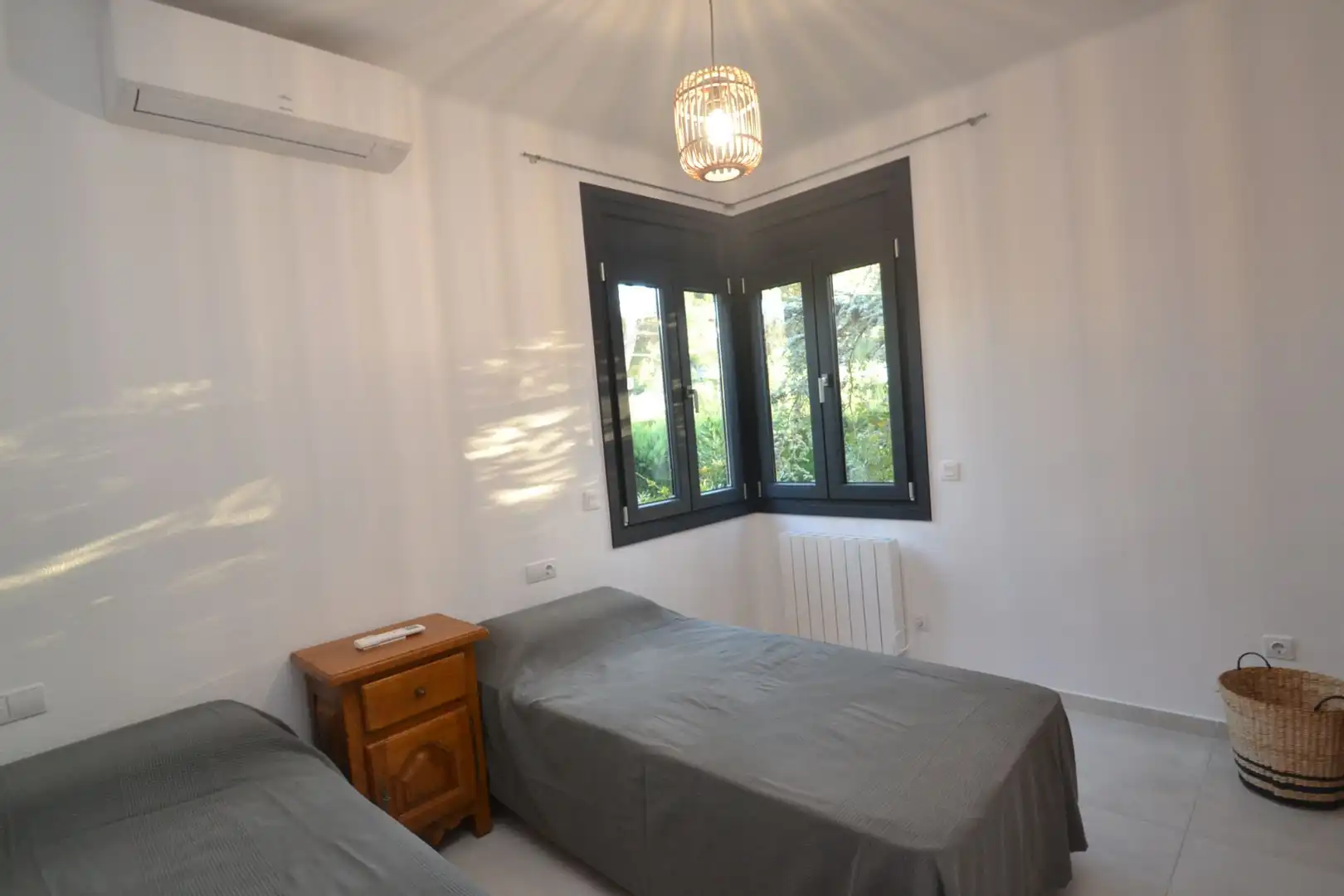 Dormitori de Casa o xalet en venda en Mont-roig del Camp amb Aire condicionat, Calefacció i Jardí privat