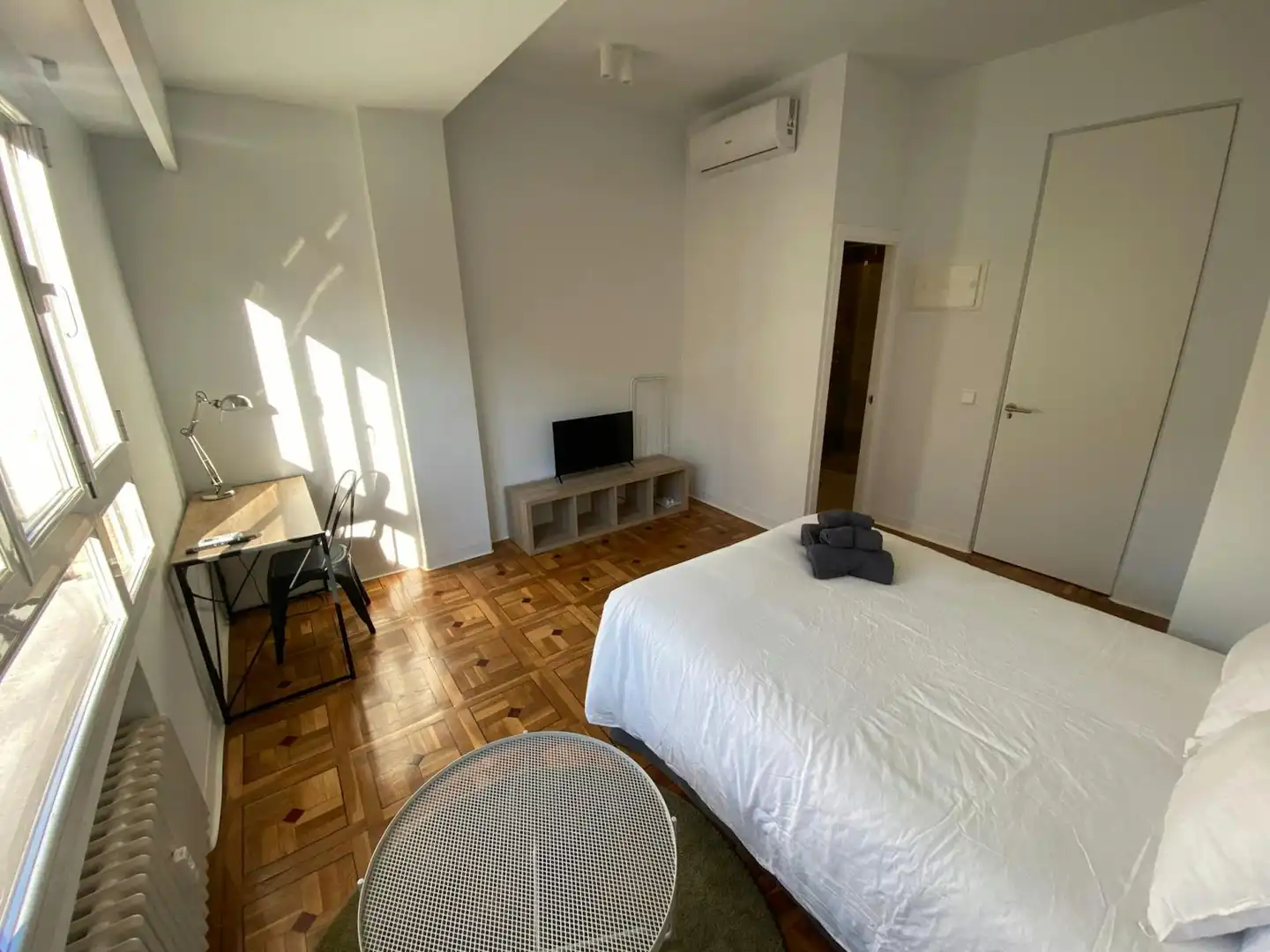 Bedroom of Flat for share in Madrid  with Air Conditioner, Heating and Furnished