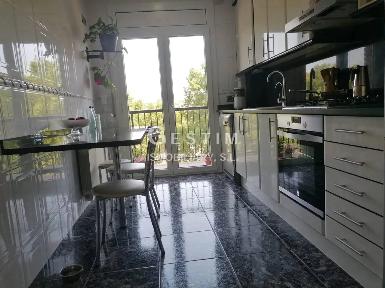 Cocina de Piso en venta en Manlleu con Calefacción, Terraza y Balcón