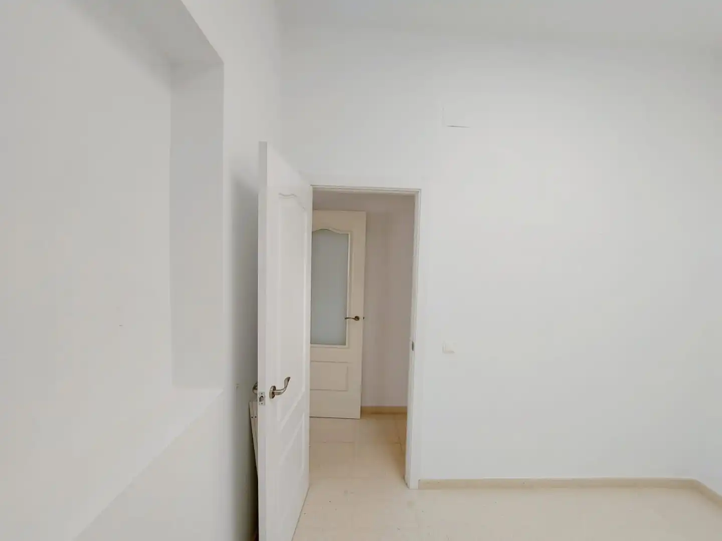 Flat for sale in Brenes  with Air Conditioner