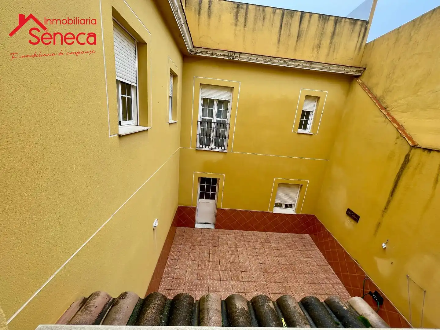 Exterior view of Flat for sale in La Victoria  with Air Conditioner, Heating and Terrace