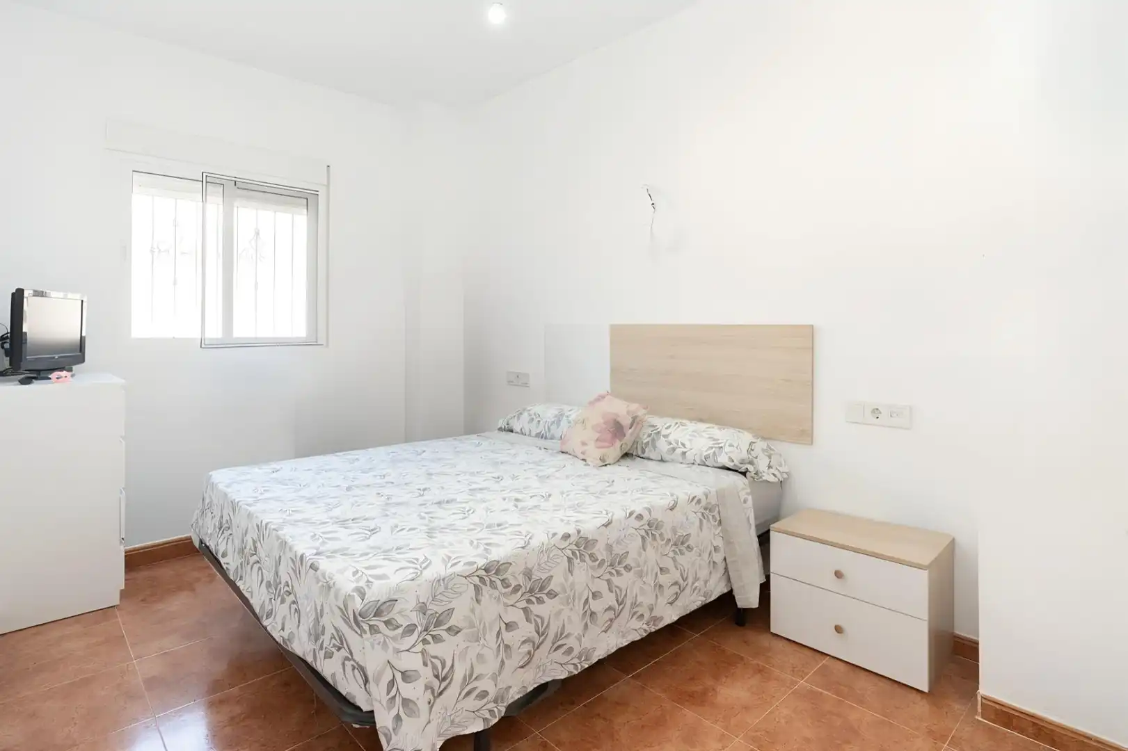 Dormitori de Pis en venda en Motril amb Terrassa i Moblat