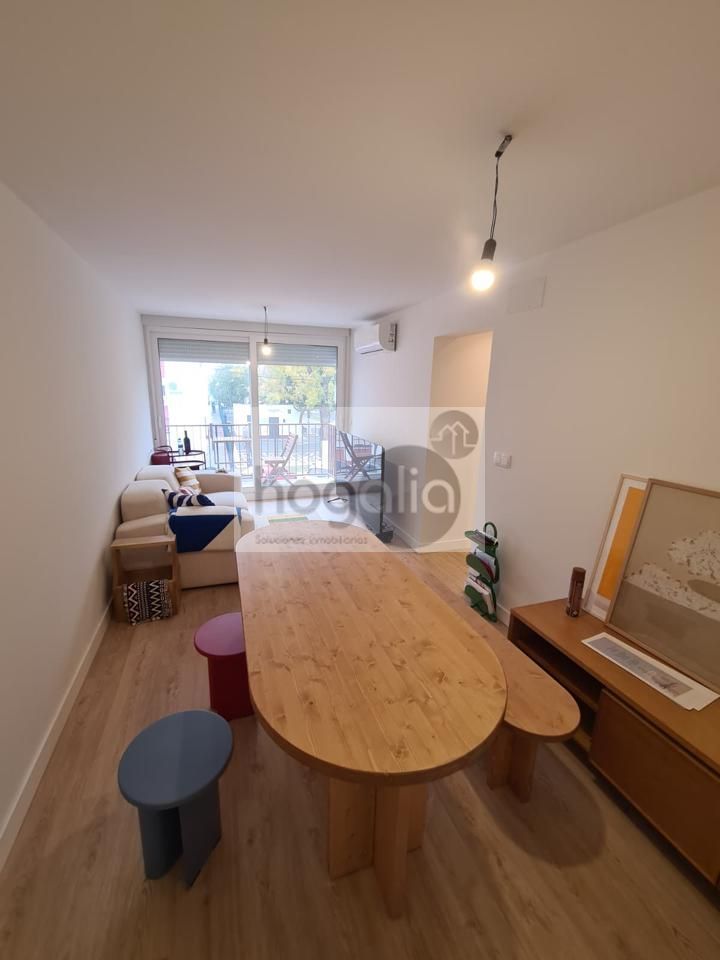 Living room of Flat to rent in  Sevilla Capital  with Air Conditioner, Terrace and Furnished