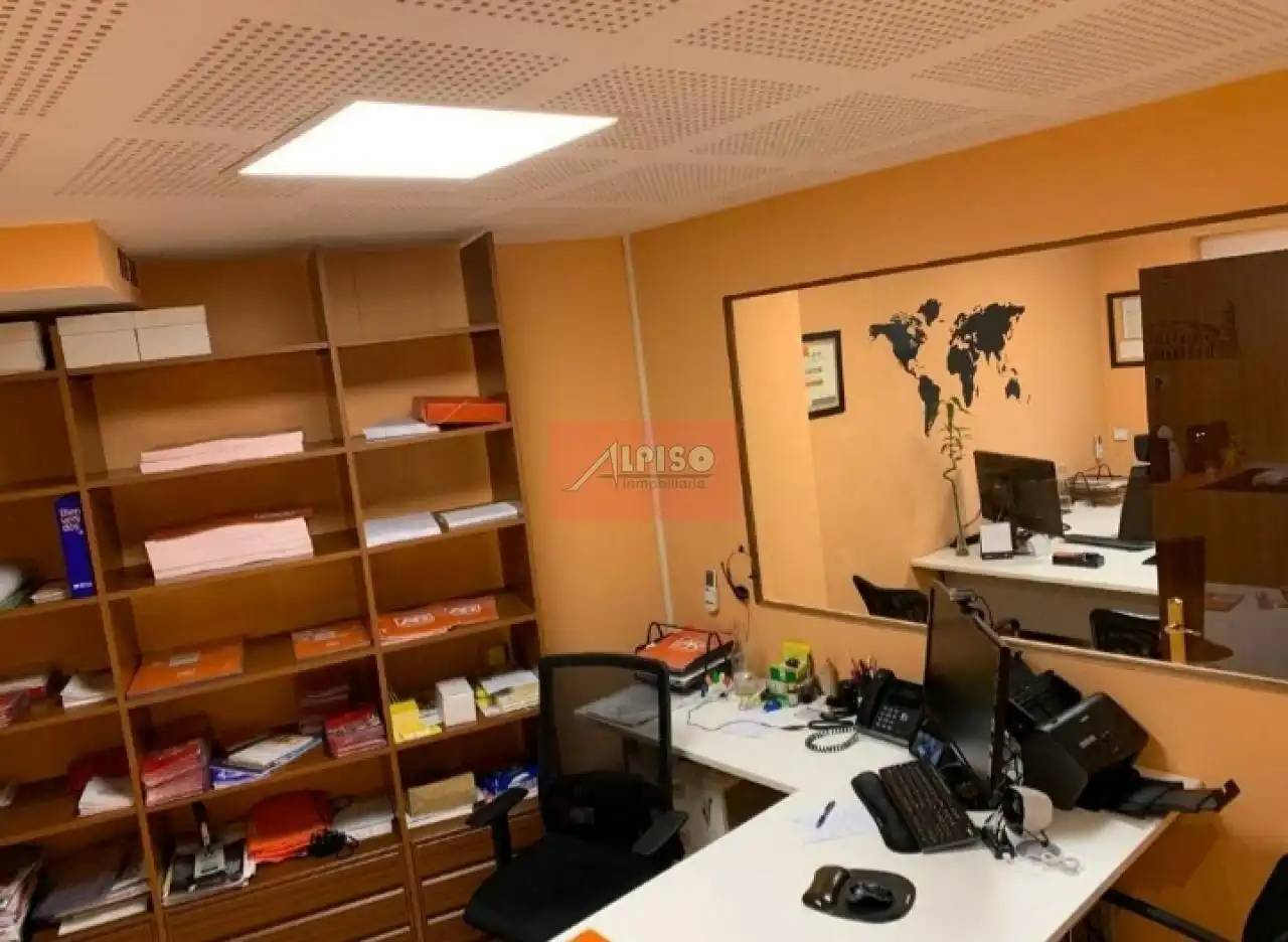 Bureau avec ascenseur à louer à A Ponte, imagen 4