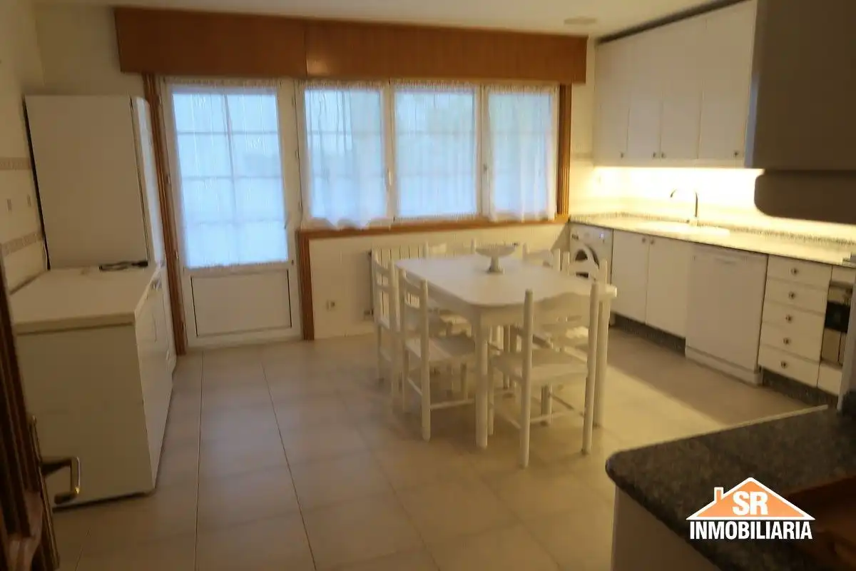 Cocina de Casa adosada de alquiler en Sada (A Coruña) con Calefacción, Parquet y Terraza