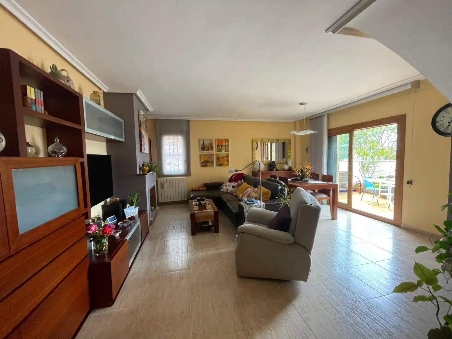 Living room of Detached homes for sale in Santa Coloma de Gramenet  with Air Conditioner, Heating and Terrace