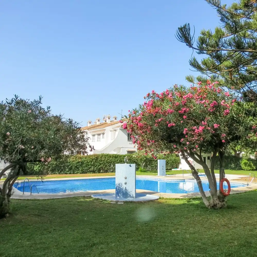 Jardín de Casa adosada en venta en Torrox con Aire acondicionado, Calefacción y Terraza
