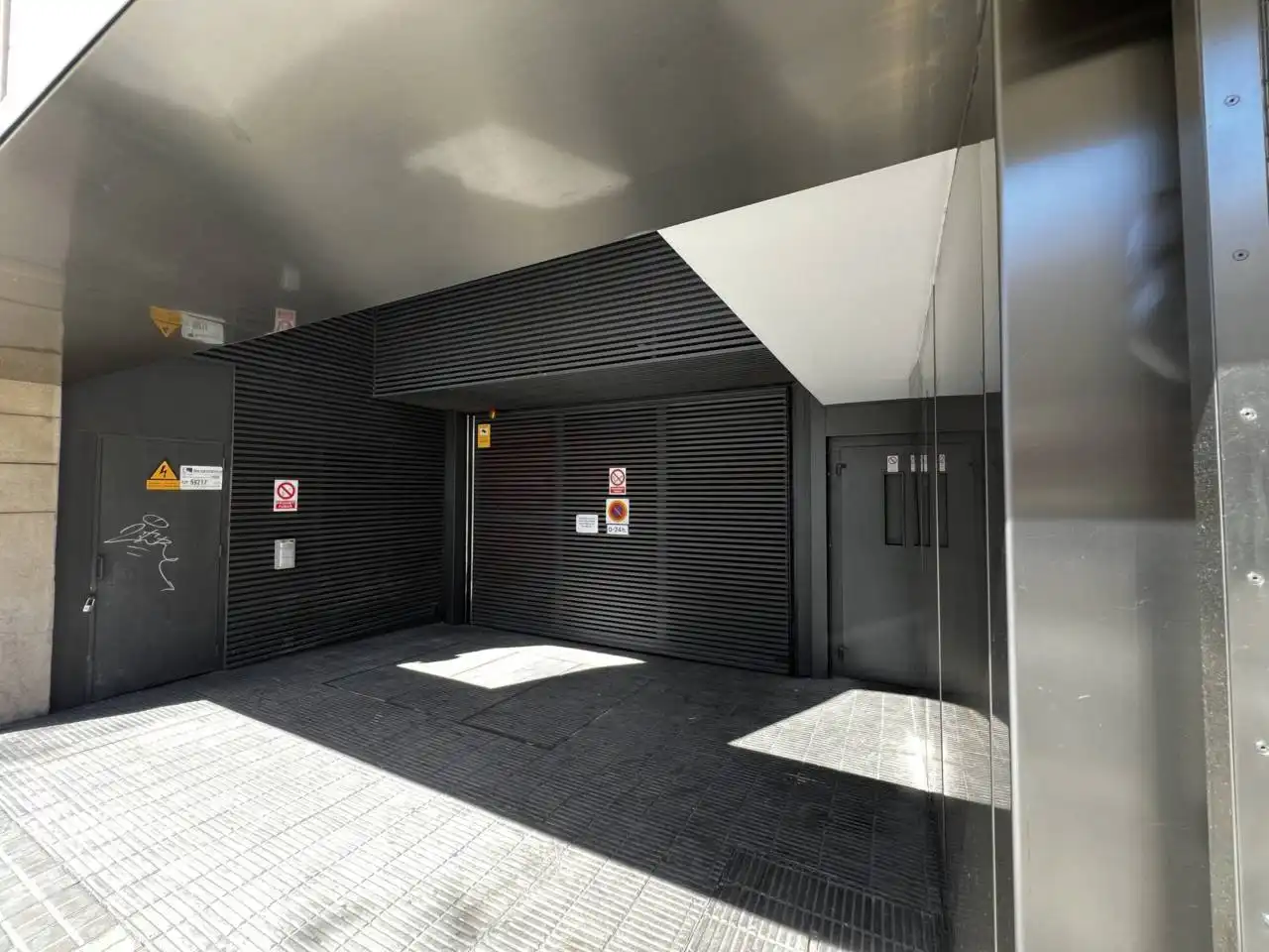 Garage zur Miete in Barcelona mit Alarm