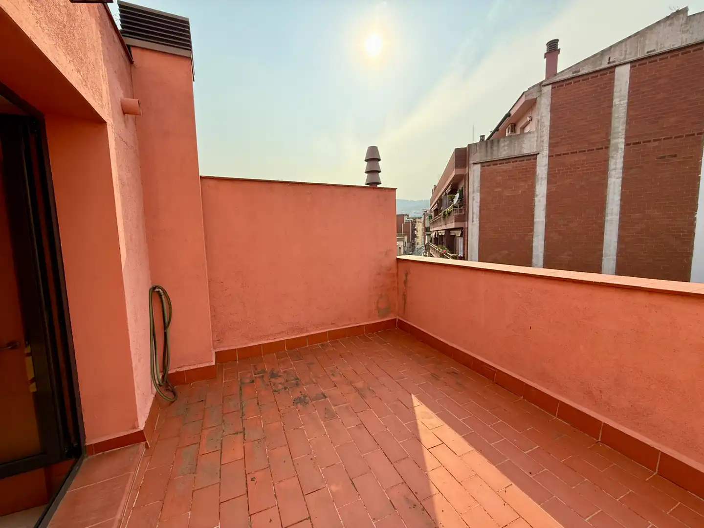 Terrassa de Casa adosada en venda en Barcelona amb Aire condicionat, Calefacció i Jardí privat