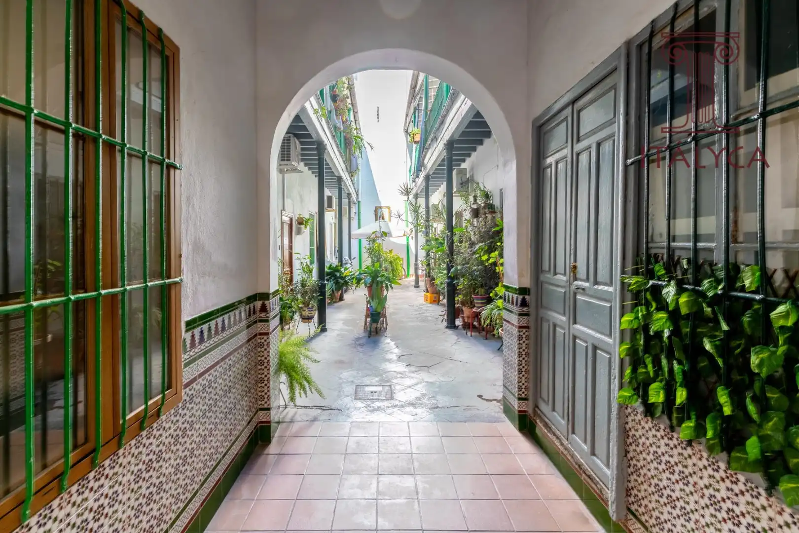 Flat for sale in  Sevilla Capital  with Air Conditioner