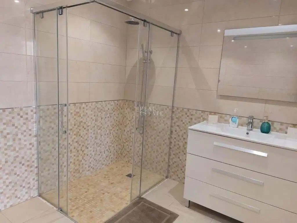 Bathroom of Houses for sale in L'Alfàs del Pi  with Air Conditioner, Terrace and Storage room