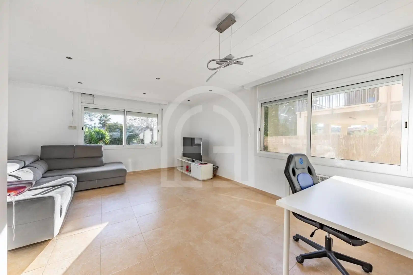 Sala de estar de Casa o chalet en venta en Lliçà d'Amunt con Jardín privado, Terraza y Piscina